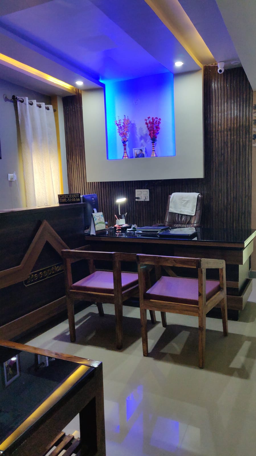 Hotel Qasamount INN
